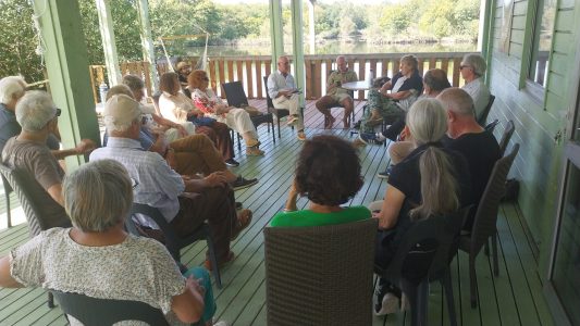 Accueil des participants à la Maison des Tourbières